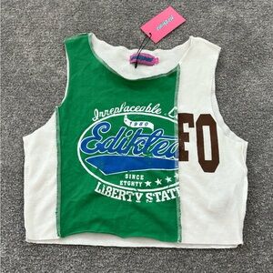 NEW w/ tags Edikted Crop Graphic T-Shirt, size Small